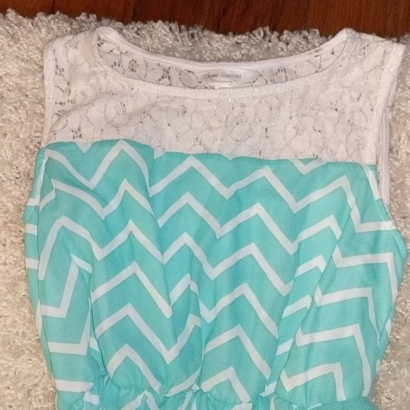 High low maternity dress with lace detail 2 - Picture 3 of 4